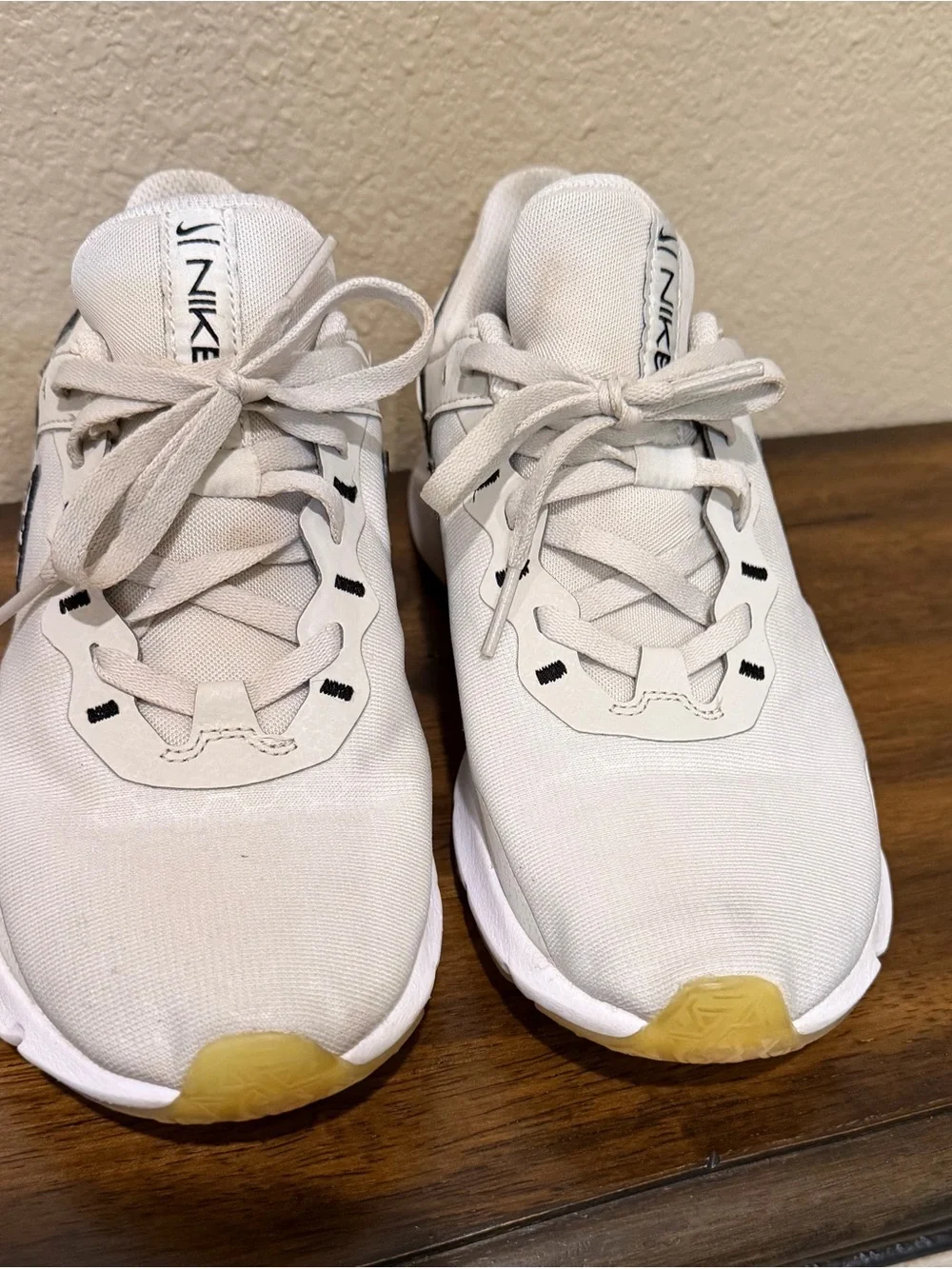 Nike Legend Essential 2 Premium Leopard Training Shoes Women’s Size 8 🐆